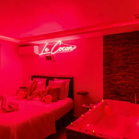Le Cocon- Jacuzzi & Sauna Prives By Sweetdreams 아파트 *