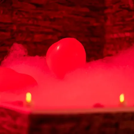 Le Cocon- Jacuzzi & Sauna Prives By Sweetdreams Appartamento *