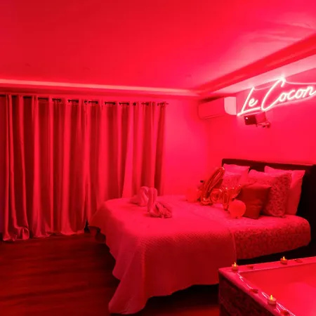 Διαμέρισμα Le Cocon- Jacuzzi & Sauna Prives By Sweetdreams *