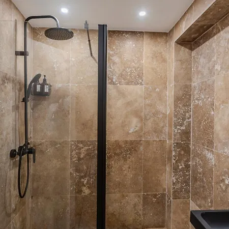 Апартаменты Le Cocon- Jacuzzi & Sauna Prives By Sweetdreams