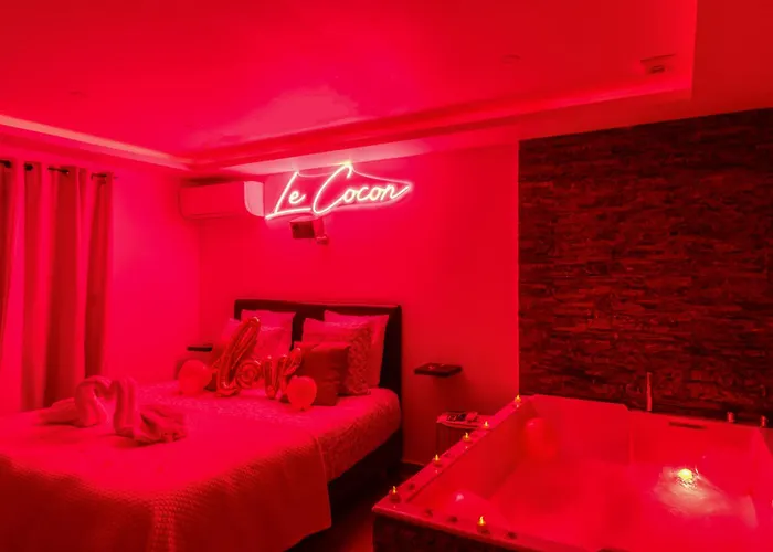 Le Cocon- Jacuzzi & Sauna Prives By Sweetdreams Apartment *