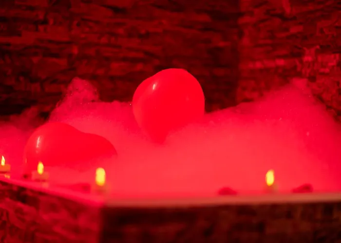 Le Cocon- Jacuzzi & Sauna Prives By Sweetdreams Apartment *